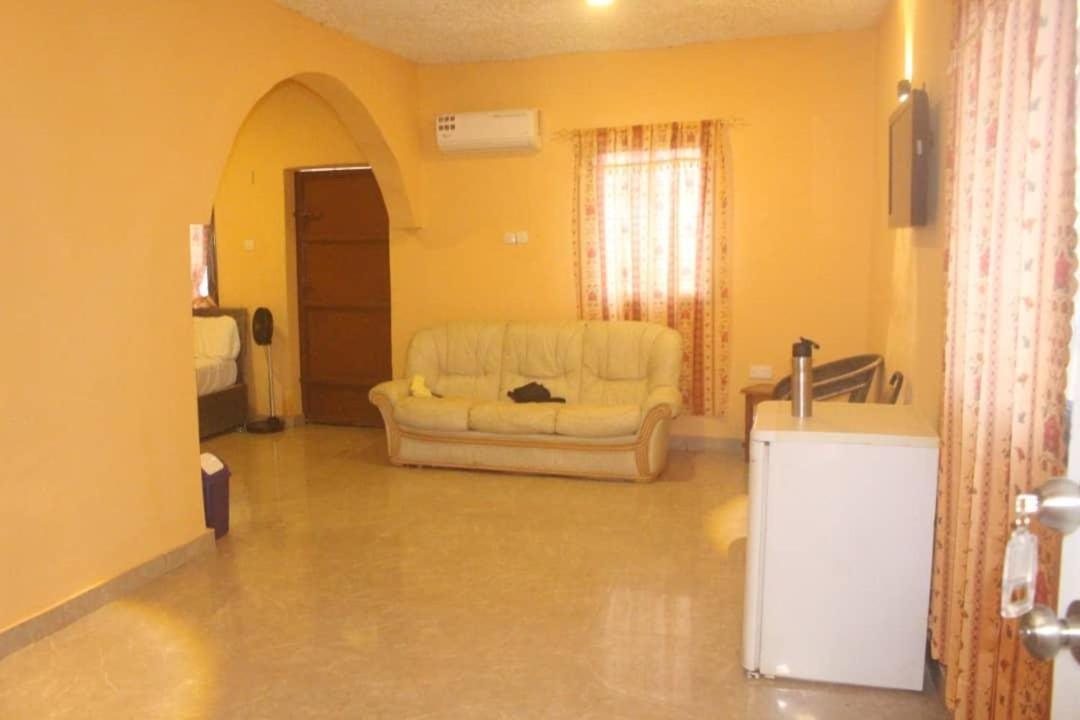 Debora Guest House Freetown Exteriér fotografie