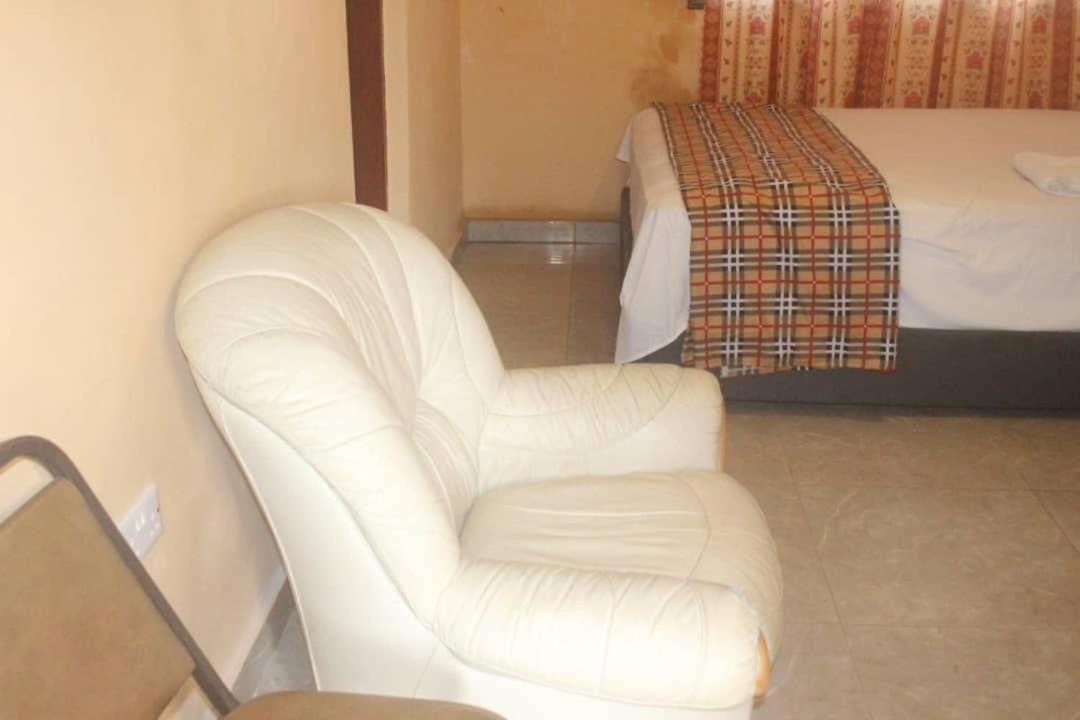 Debora Guest House Freetown Exteriér fotografie
