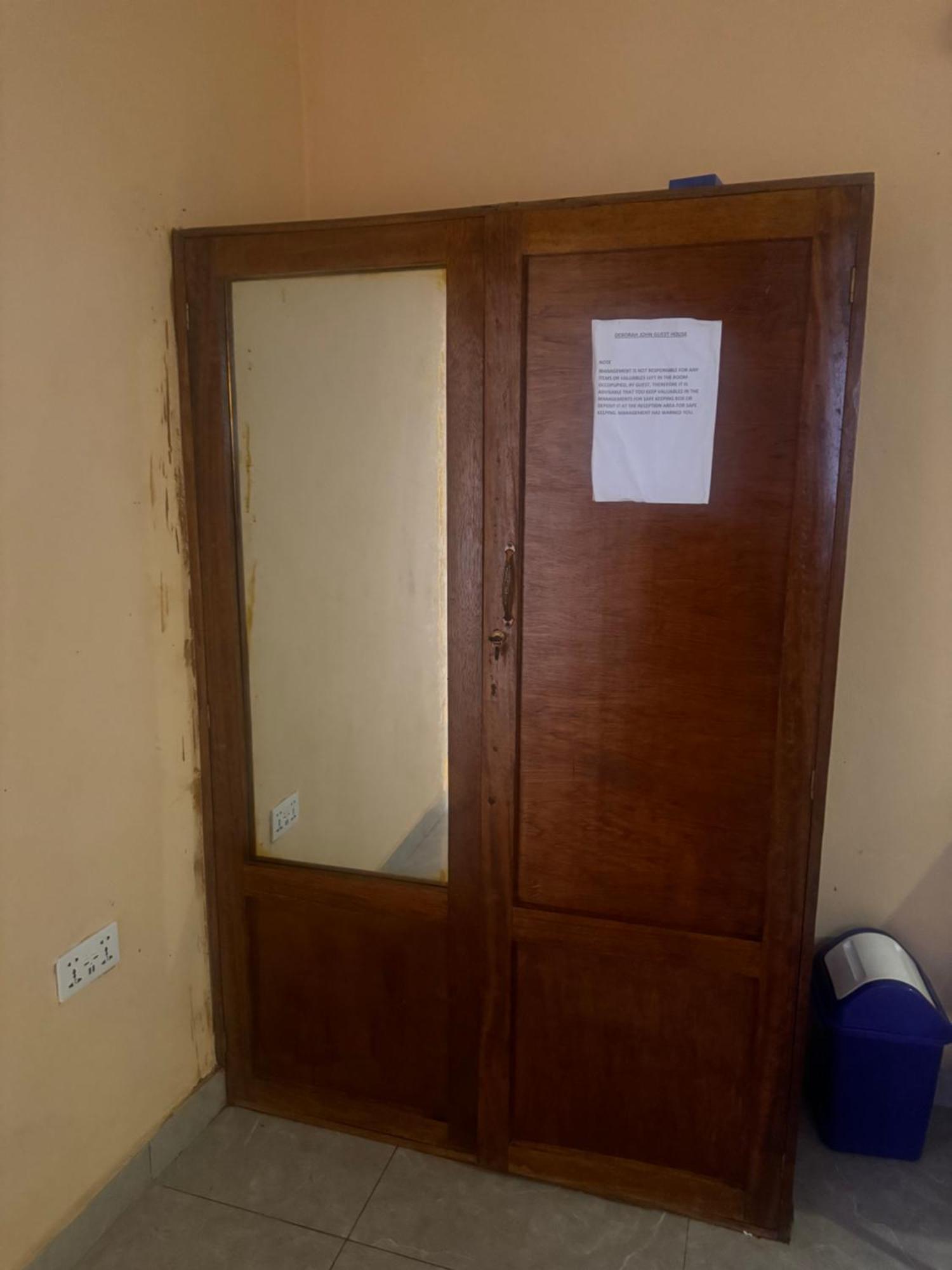Debora Guest House Freetown Exteriér fotografie