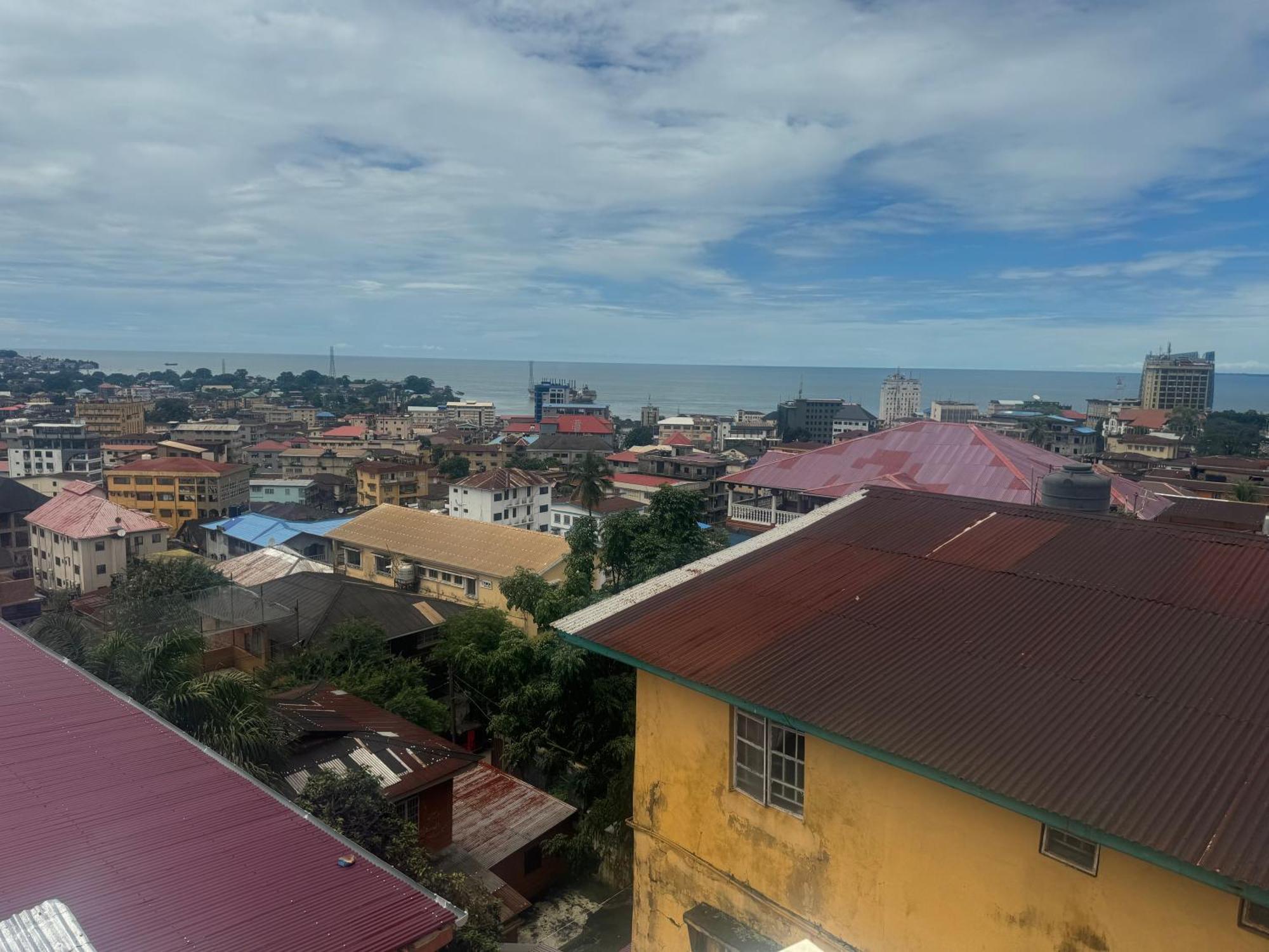 Debora Guest House Freetown Exteriér fotografie